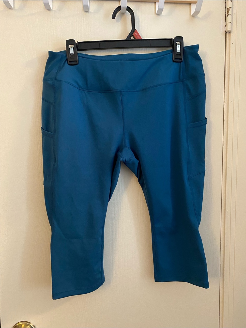 Handful Women's Athletic Capri Leggings with Pockets (XL)